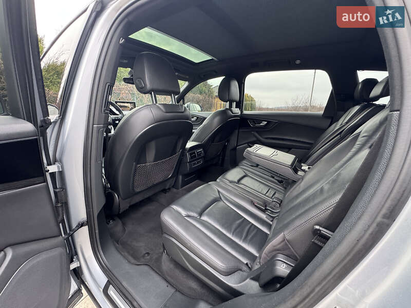 Внедорожник / Кроссовер Audi Q7 2017 в Стрые