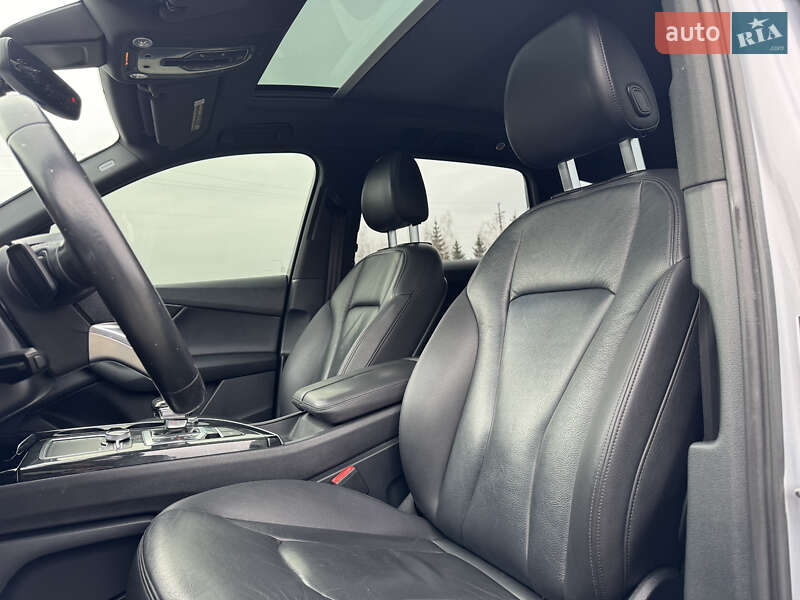 Внедорожник / Кроссовер Audi Q7 2017 в Стрые