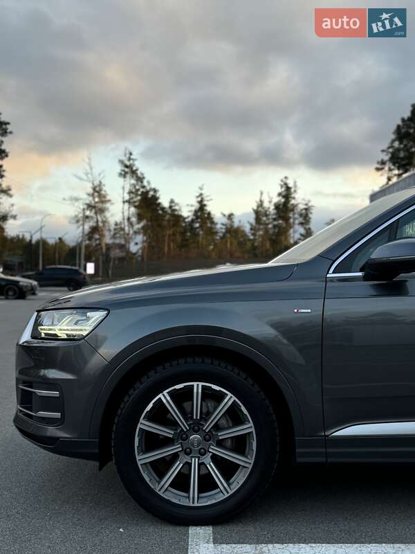 Внедорожник / Кроссовер Audi Q7 2018 в Киеве