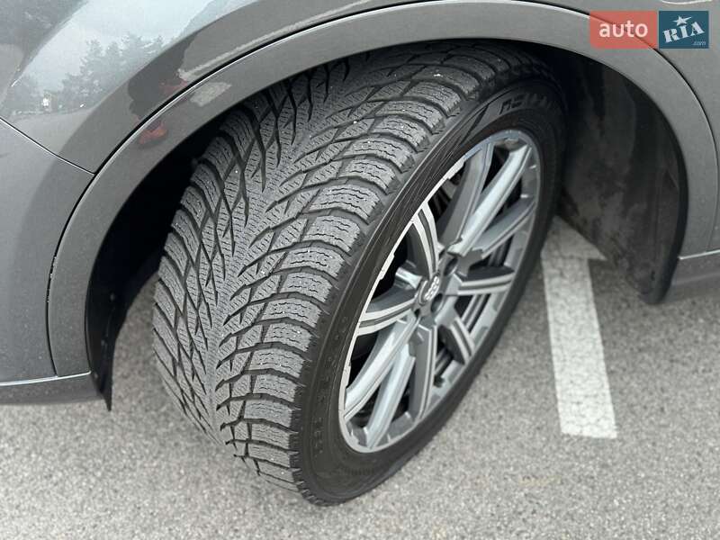 Внедорожник / Кроссовер Audi Q7 2018 в Киеве