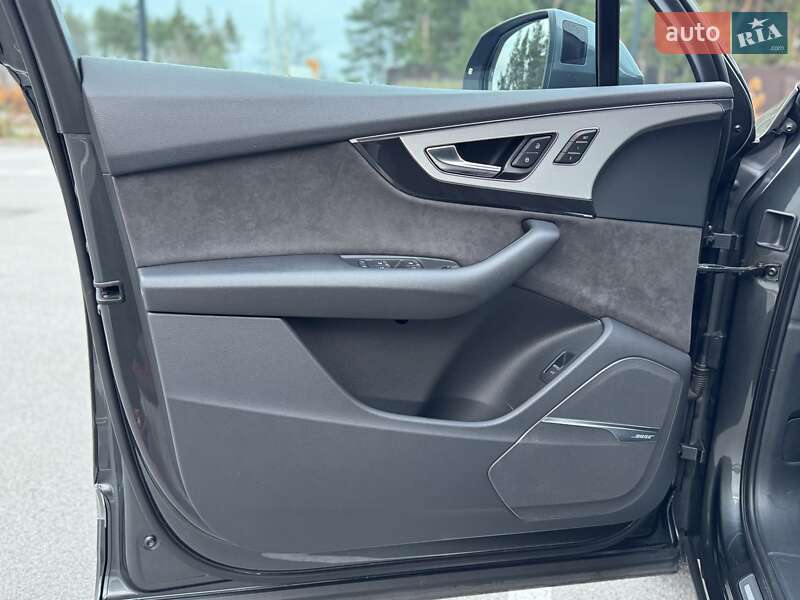 Внедорожник / Кроссовер Audi Q7 2018 в Киеве