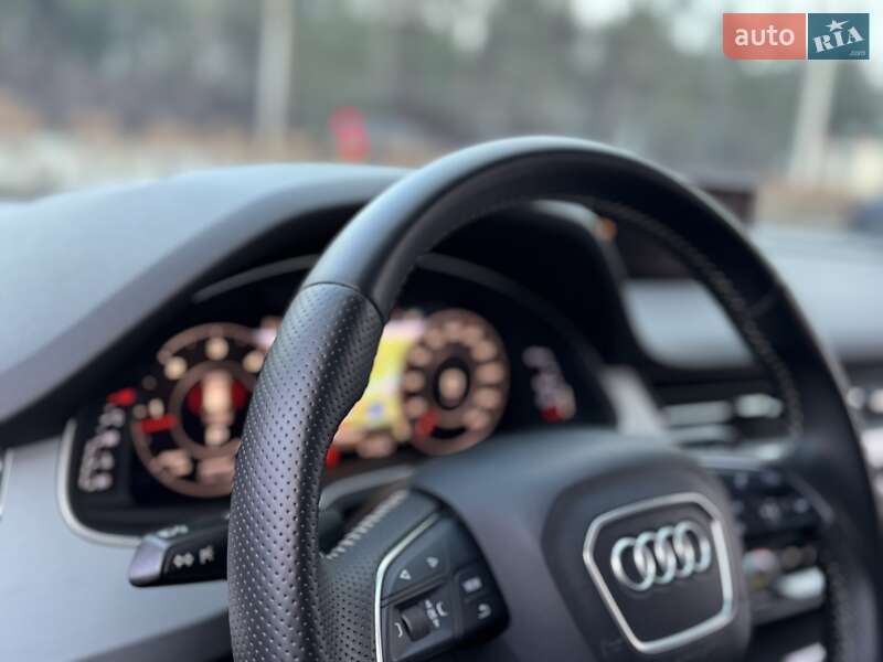 Внедорожник / Кроссовер Audi Q7 2018 в Киеве