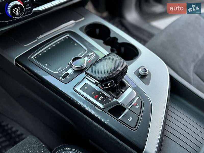 Внедорожник / Кроссовер Audi Q7 2018 в Киеве