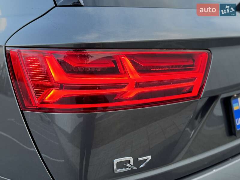 Внедорожник / Кроссовер Audi Q7 2018 в Киеве