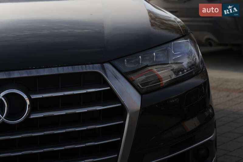 Внедорожник / Кроссовер Audi Q7 2017 в Ужгороде