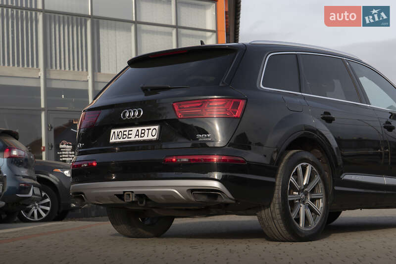 Внедорожник / Кроссовер Audi Q7 2017 в Ужгороде