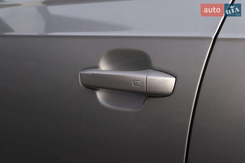 Внедорожник / Кроссовер Audi Q7 2016 в Ужгороде