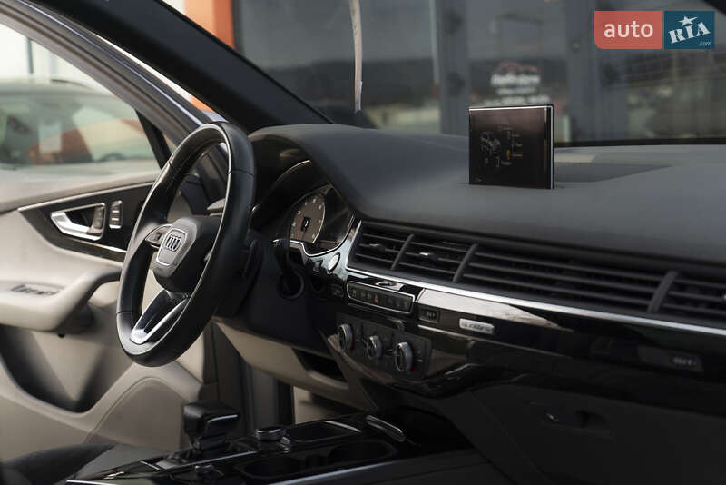 Внедорожник / Кроссовер Audi Q7 2016 в Ужгороде