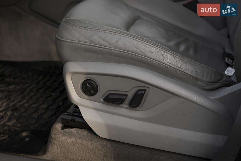 Внедорожник / Кроссовер Audi Q7 2016 в Ужгороде