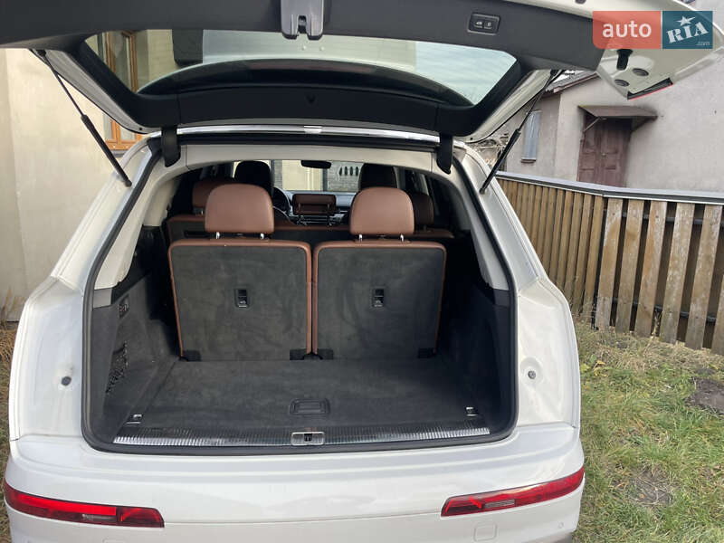 Позашляховик / Кросовер Audi Q7 2019 в Рава-Руській