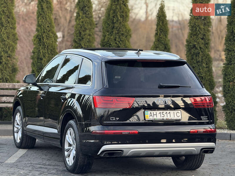 Внедорожник / Кроссовер Audi Q7 2017 в Надворной