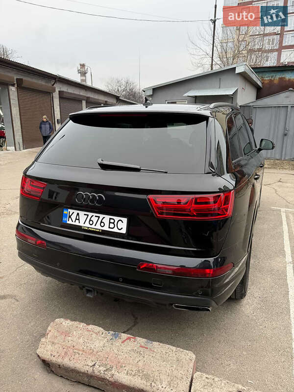 Внедорожник / Кроссовер Audi Q7 2017 в Киеве