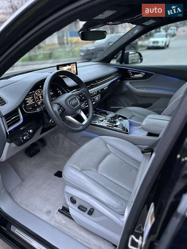 Внедорожник / Кроссовер Audi Q7 2017 в Киеве