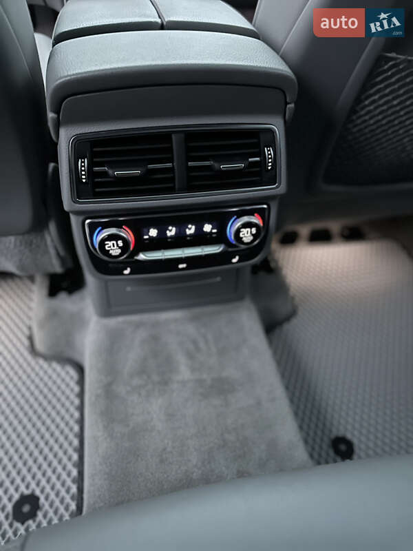 Внедорожник / Кроссовер Audi Q7 2017 в Киеве