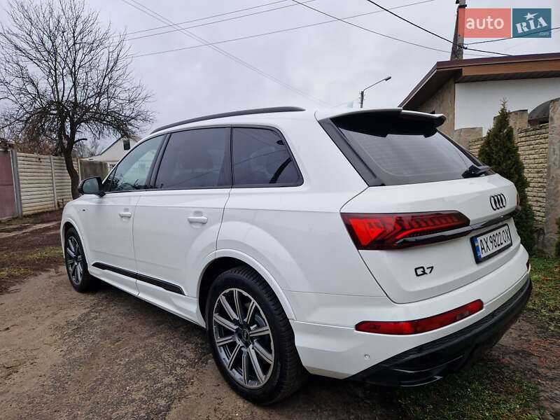 Внедорожник / Кроссовер Audi Q7 2023 в Киеве фото 13 Внедорожник / Кроссовер Audi Q7 2023 в Киеве