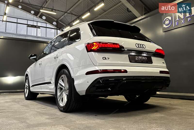 Внедорожник / Кроссовер Audi Q7 2022 в Киеве