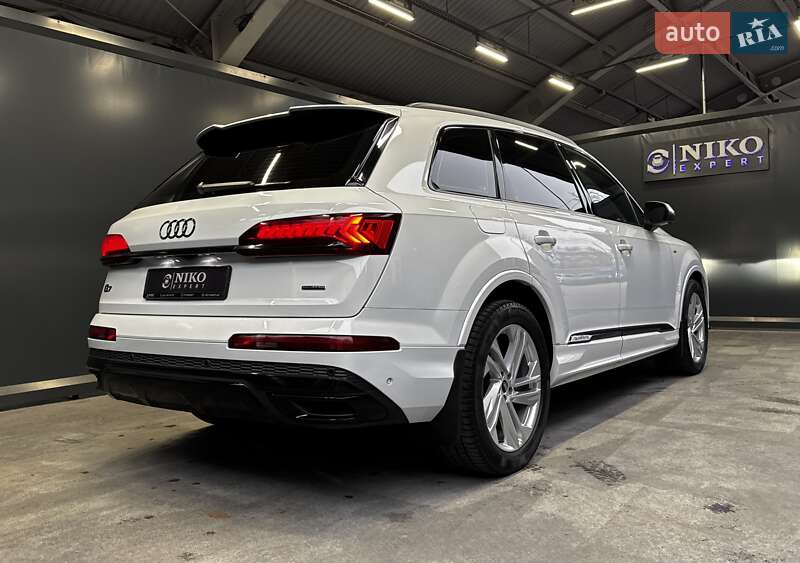 Внедорожник / Кроссовер Audi Q7 2022 в Киеве