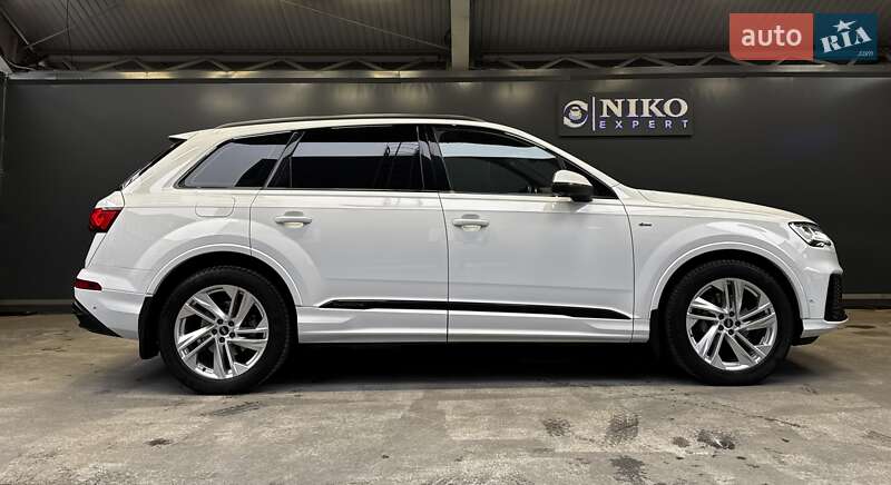 Внедорожник / Кроссовер Audi Q7 2022 в Киеве