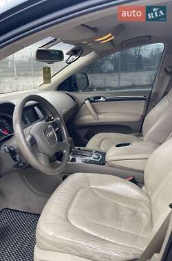 Внедорожник / Кроссовер Audi Q7 2006 в Черновцах