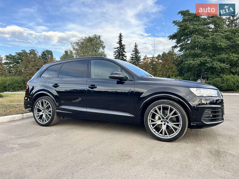 Позашляховик / Кросовер Audi Q7 2019 в Києві