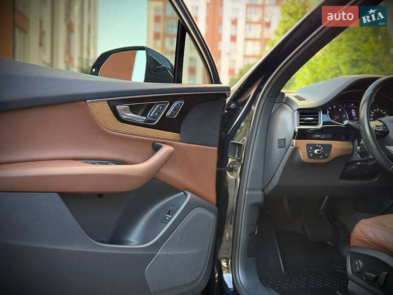 Внедорожник / Кроссовер Audi Q7 2017 в Киеве