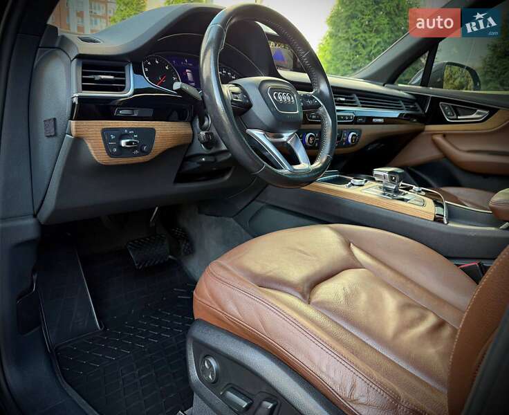 Внедорожник / Кроссовер Audi Q7 2017 в Киеве