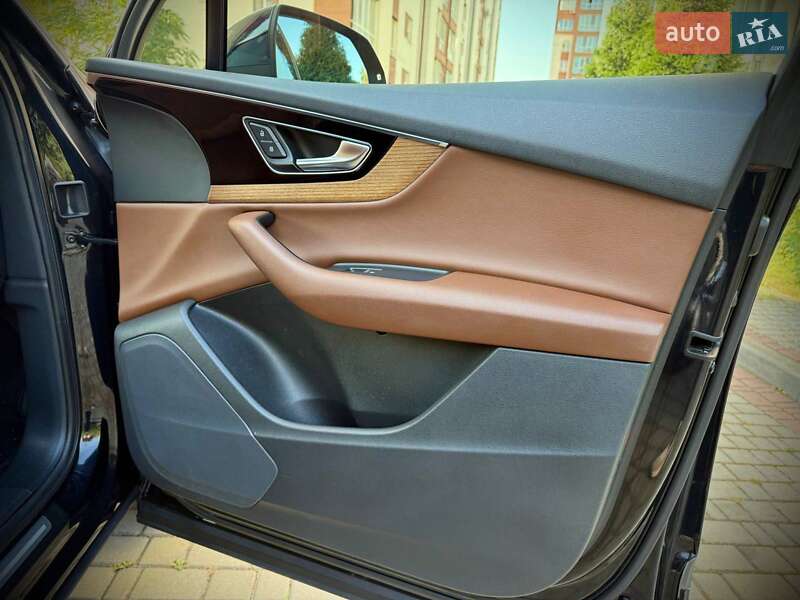 Внедорожник / Кроссовер Audi Q7 2017 в Киеве