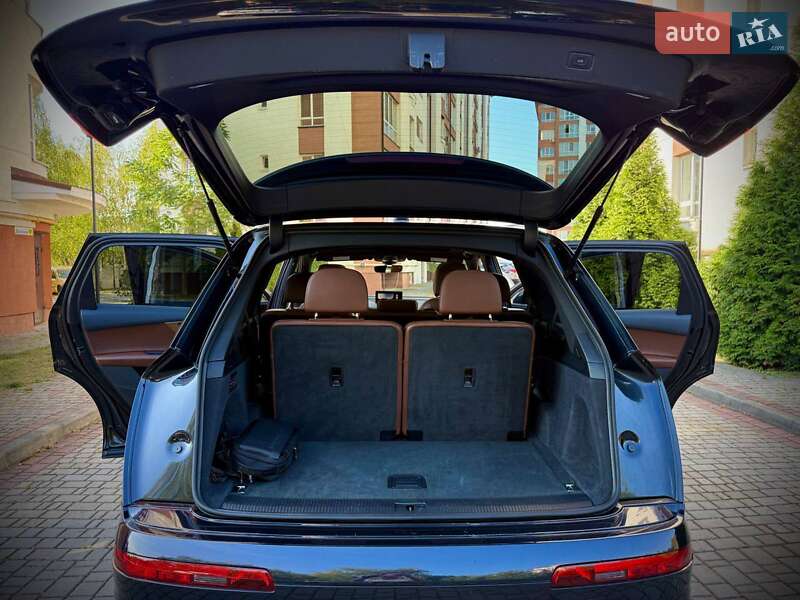 Внедорожник / Кроссовер Audi Q7 2017 в Киеве