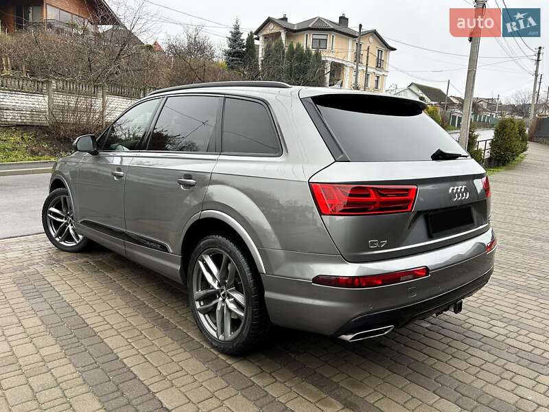 Внедорожник / Кроссовер Audi Q7 2017 в Киеве
