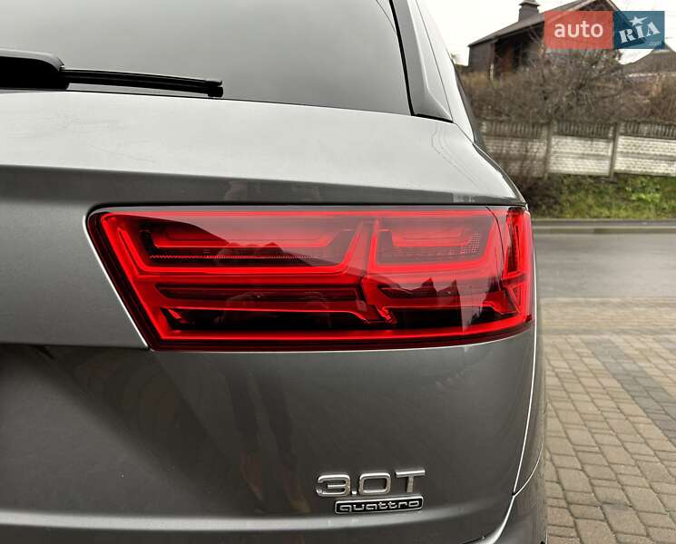 Внедорожник / Кроссовер Audi Q7 2017 в Киеве