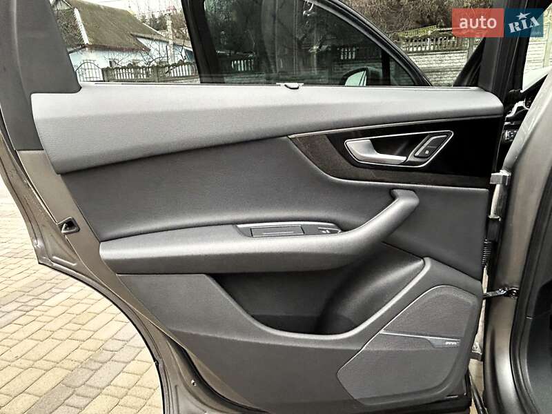 Внедорожник / Кроссовер Audi Q7 2017 в Киеве