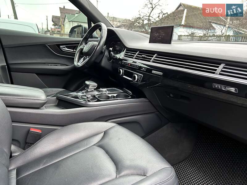Внедорожник / Кроссовер Audi Q7 2017 в Киеве
