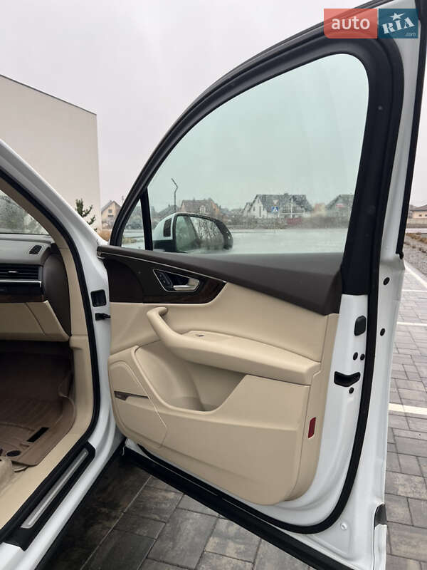 Внедорожник / Кроссовер Audi Q7 2017 в Луцке