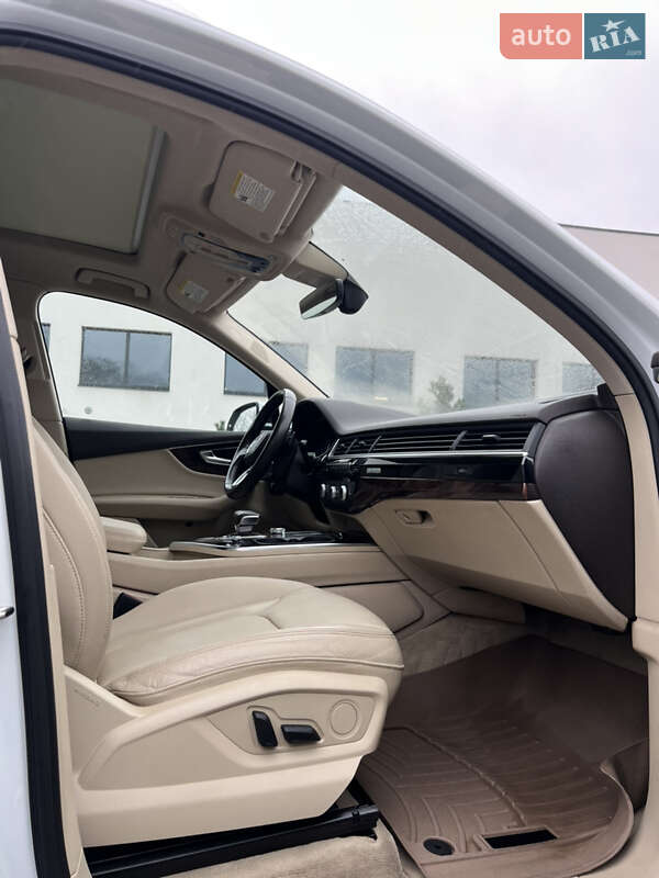 Внедорожник / Кроссовер Audi Q7 2017 в Луцке