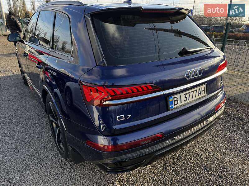 Внедорожник / Кроссовер Audi Q7 2021 в Киеве