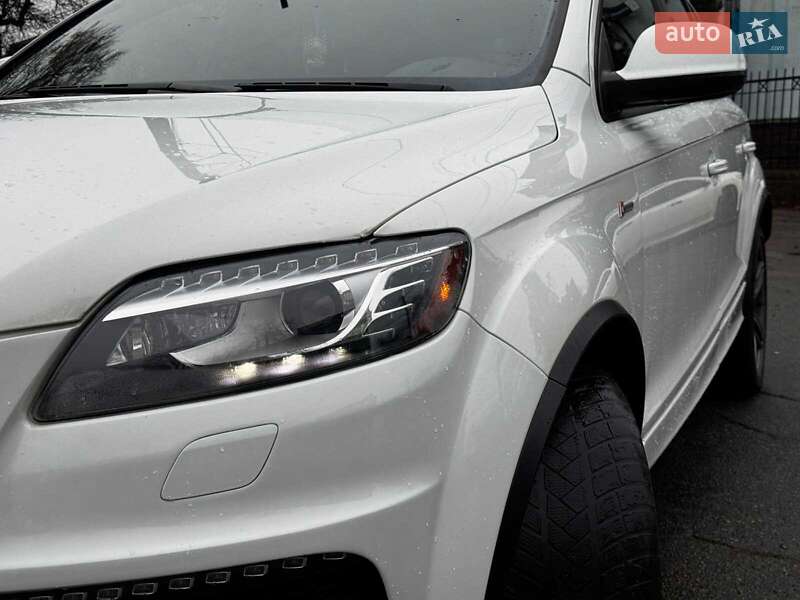 Позашляховик / Кросовер Audi Q7 2015 в Києві