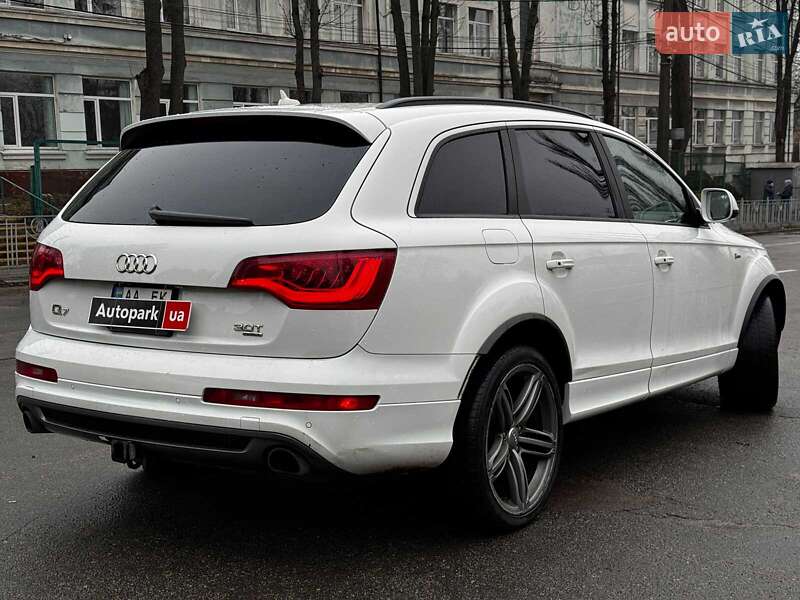 Позашляховик / Кросовер Audi Q7 2015 в Києві