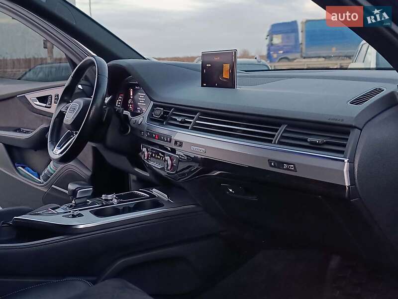 Внедорожник / Кроссовер Audi Q7 2015 в Львове