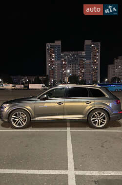 Позашляховик / Кросовер Audi Q7 2015 в Києві