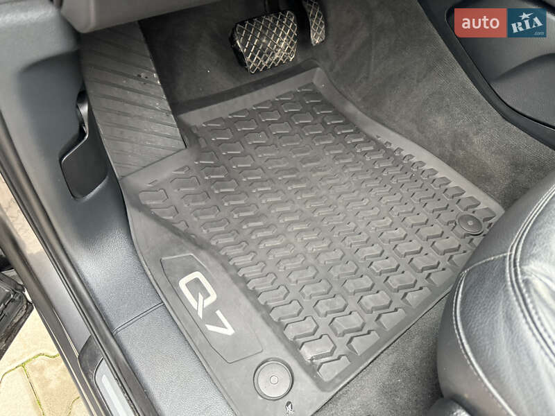 Внедорожник / Кроссовер Audi Q7 2016 в Ковеле