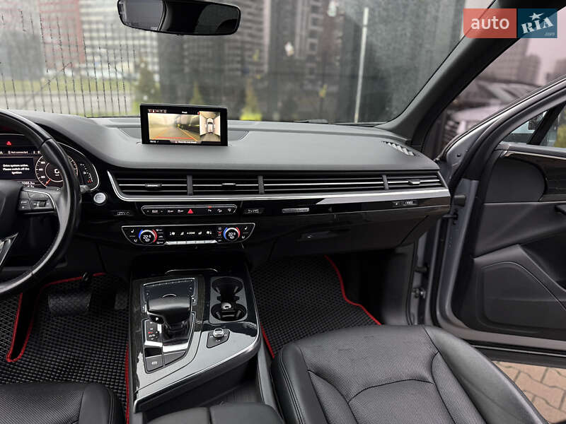 Внедорожник / Кроссовер Audi Q7 2016 в Киеве