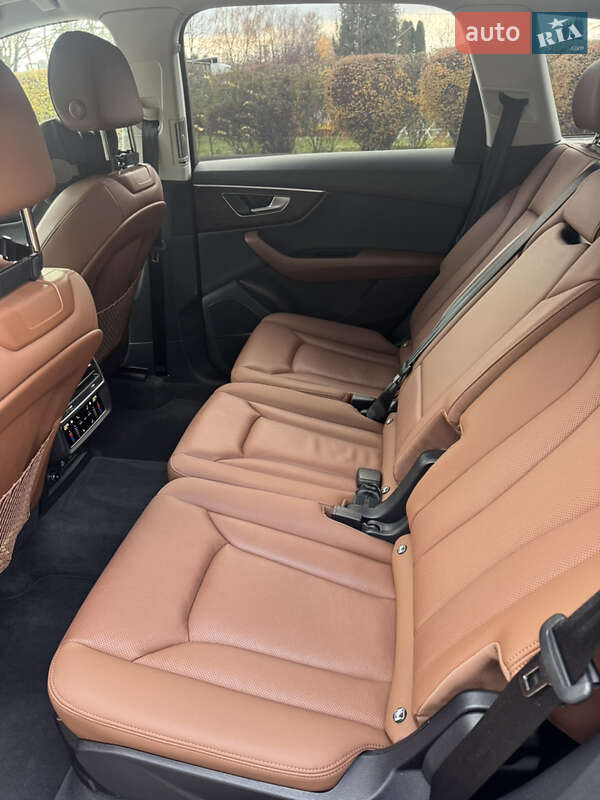 Внедорожник / Кроссовер Audi Q7 2023 в Тернополе