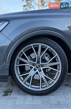 Внедорожник / Кроссовер Audi Q7 2021 в Киеве