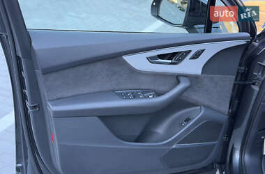Внедорожник / Кроссовер Audi Q7 2021 в Киеве