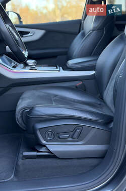 Внедорожник / Кроссовер Audi Q7 2021 в Киеве