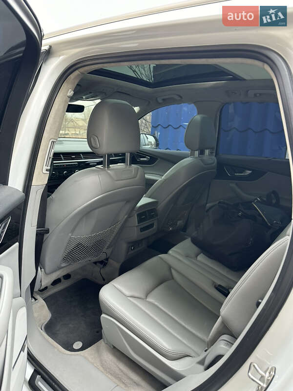 Внедорожник / Кроссовер Audi Q7 2017 в Запорожье