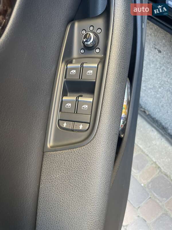 Внедорожник / Кроссовер Audi Q7 2017 в Киеве