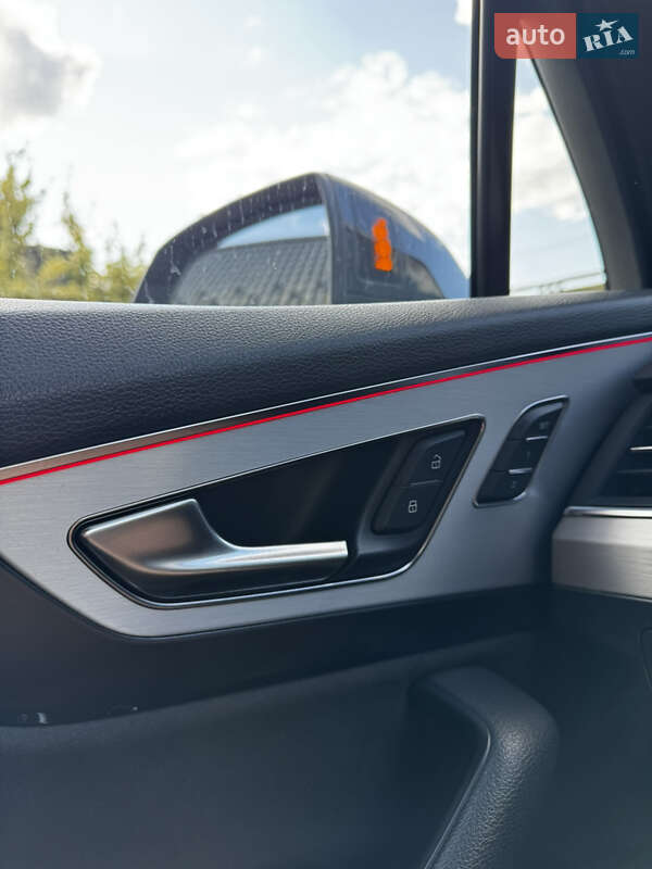 Внедорожник / Кроссовер Audi Q7 2018 в Владимирце