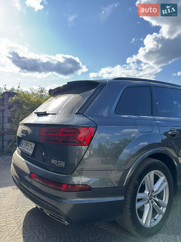 Внедорожник / Кроссовер Audi Q7 2018 в Владимирце