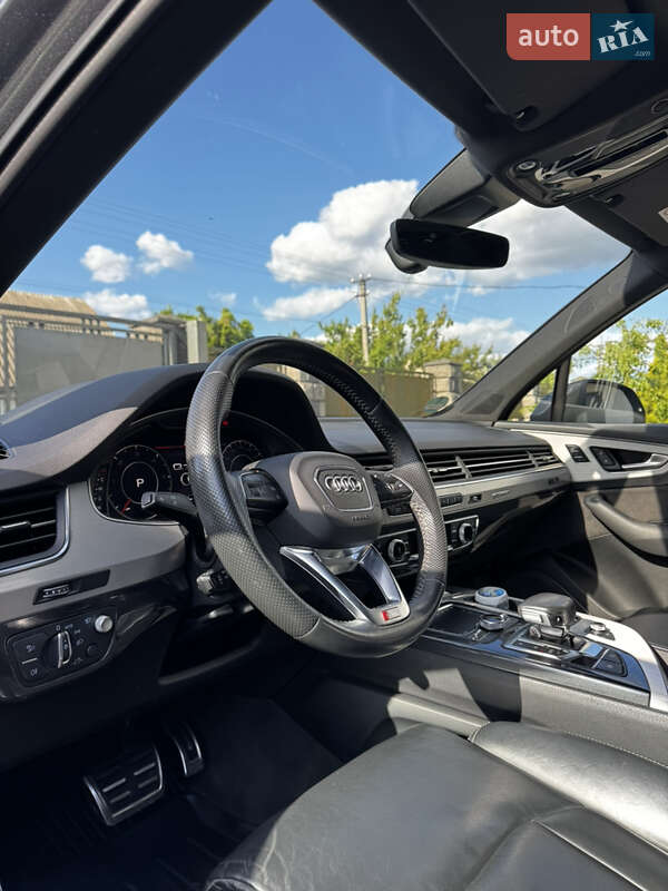 Внедорожник / Кроссовер Audi Q7 2018 в Владимирце